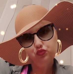 Meet your Posher, Anne